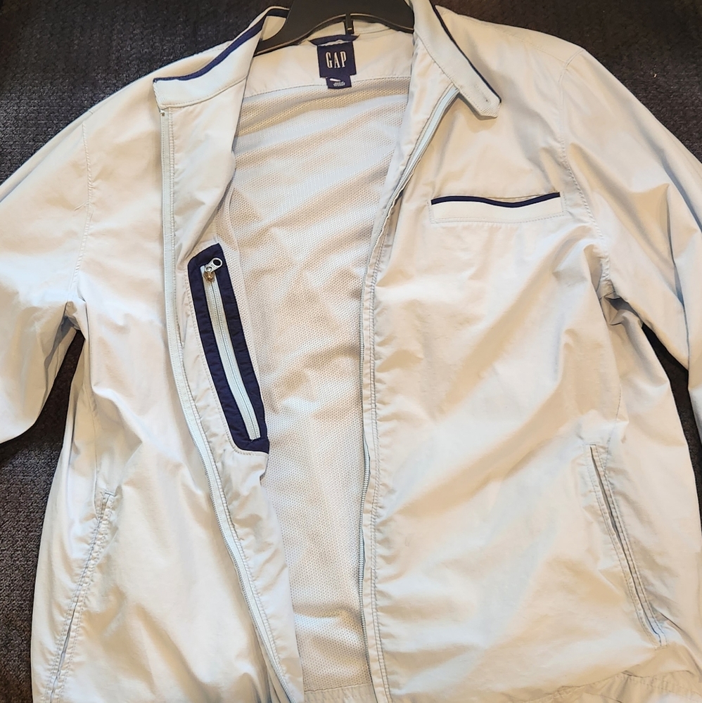GAP Mens Baby Blue Wind Breaker. Size Large.